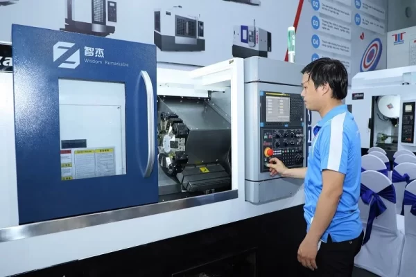 Mua máy tiện CNC trả góp