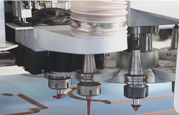 Máy tiện phay CNC