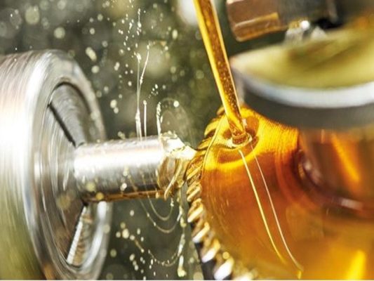 Dầu nhớt bôi trơn trục chính máy CNC