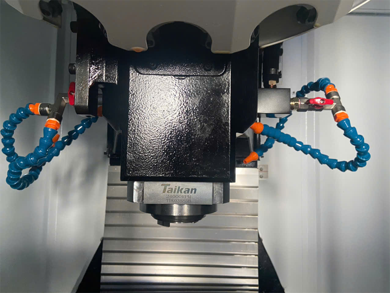 Cân nhắc chọn mua máy phay đứng CNC BT40 phù hợp với nhu cầu gia công