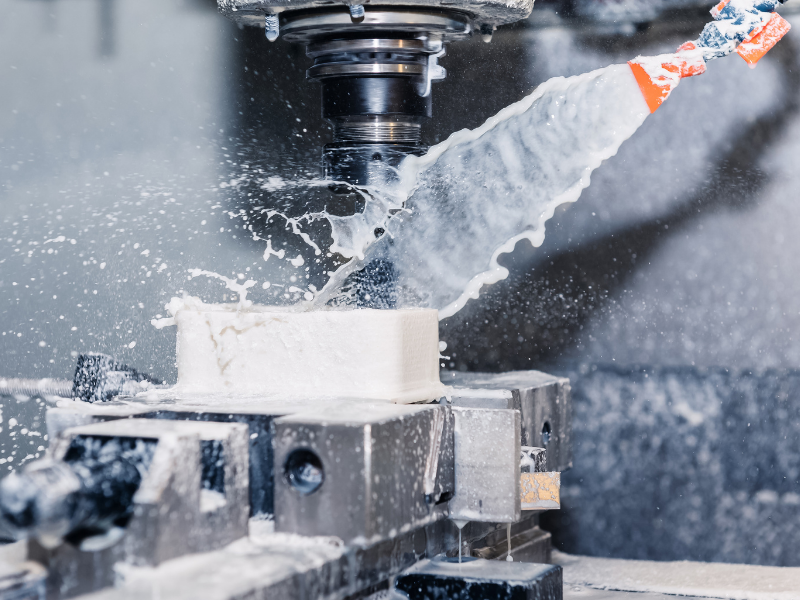 Máy phay CNC ngành nhựa là dòng máy phay CNC chuyên dùng để gia công vật liệu nhựa