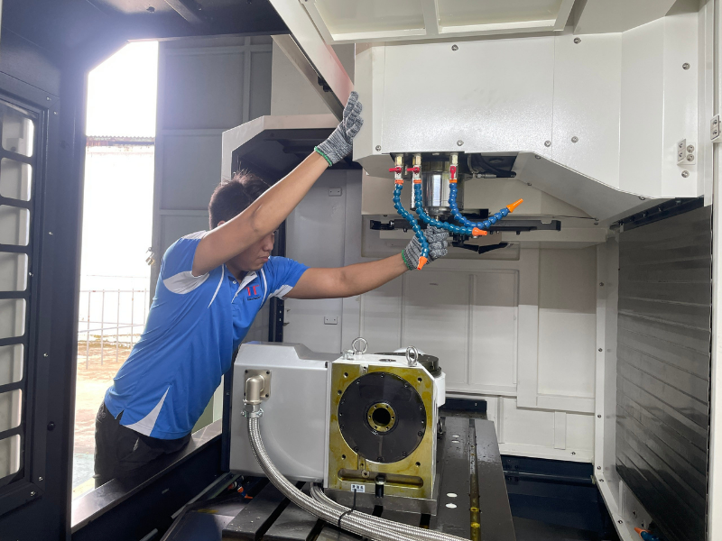Bao lâu nên bảo dưỡng máy CNC một lần là vấn đề nhiều đơn vị sản xuất quan tâm