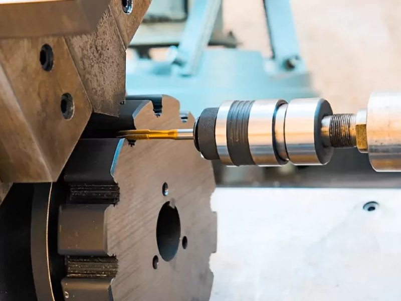 Đầu máy tiện (Headstock) là bộ phận quan trọng đảm nhiệm việc duy trì khả năng vận hành của máy CNC