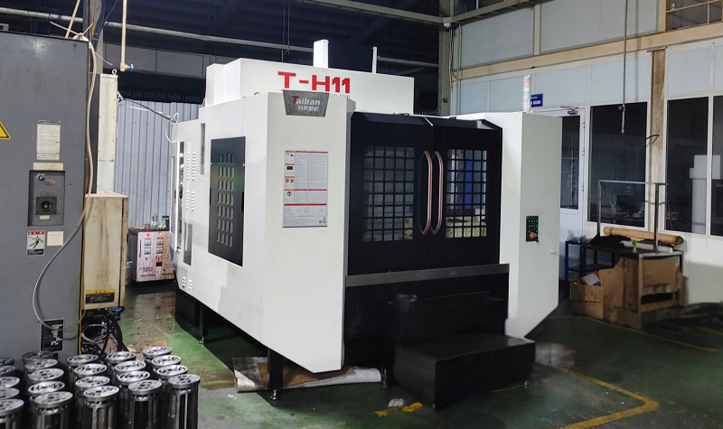 Máy phay CNC ngang T-h11 thực tế tại xưởng khách hàng của Taikan Việt Nam