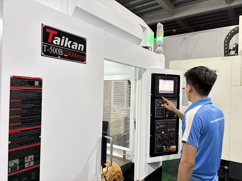 Tuân thủ các thao tác vận hành máy CNC giúp quá trình gia công diễn ra thuận lợi