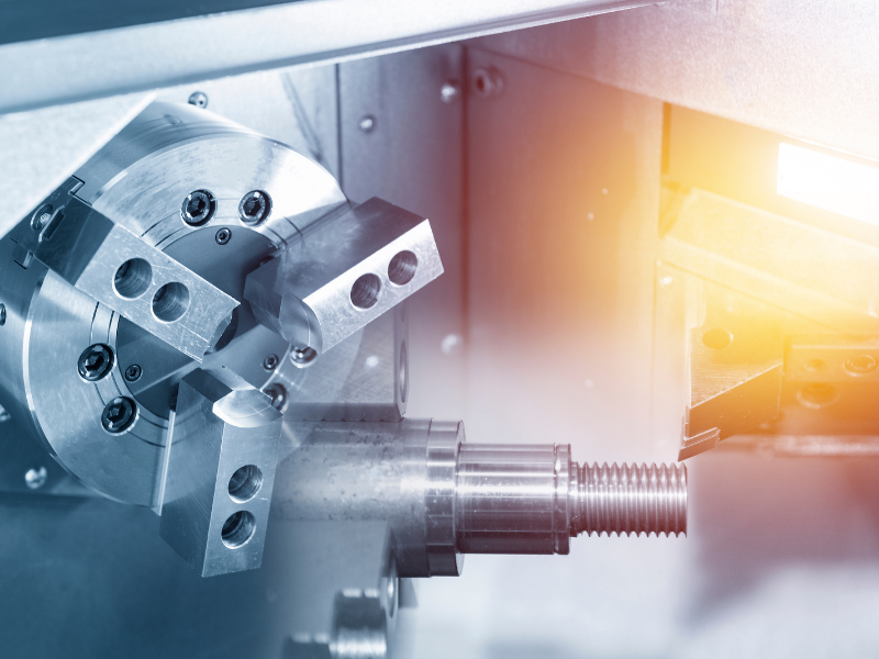 Gá dao đúng vị trí, đúng độ côn là điều quan trọng cần lưu ý khi tiện ren côn