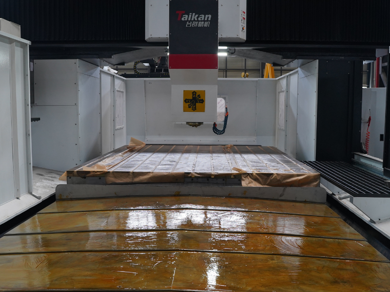 Máy phay giường CNC Taikan G-V2530A 2
