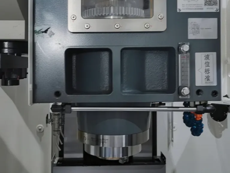 Máy phay CNC Taikan T-1370G 2