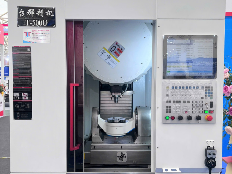 Taikan T-500U ứng dụng công nghệ gia công 5 trục đồng thời cho phép xử lý nhiều mặt và nhiều góc nghiêng trên cùng một lần kẹp phôi