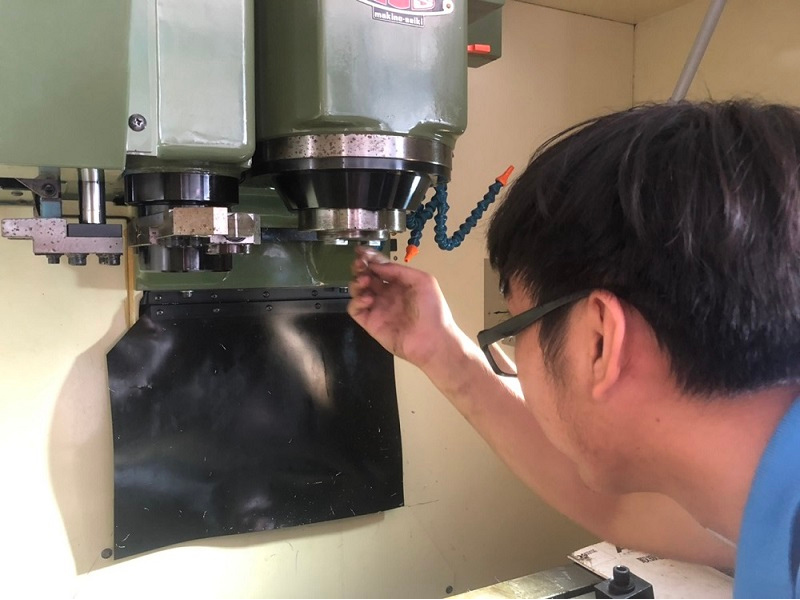 Xử lý lỗi trục chính máy tiện CNC càng sớm càng tốt để giảm thời gian gián đoạn