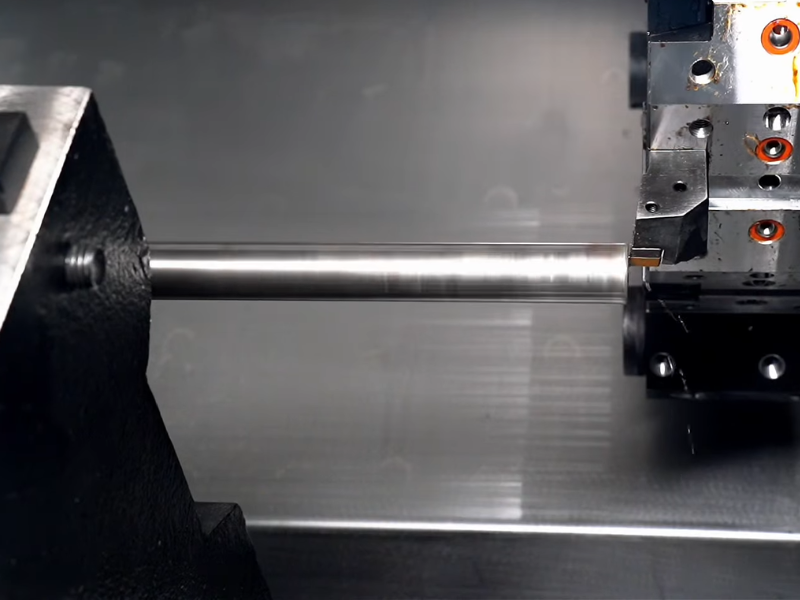 Giá máy tiện CNC gia công trục dài phụ thuộc vào từng model, thương hiệu, công suất và các option khác