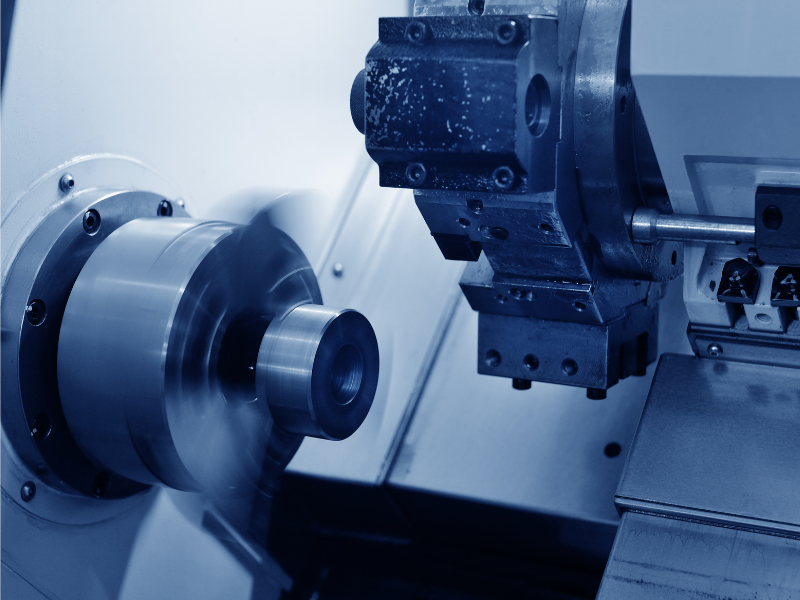Độ chính xác trong gia công tiện CNC chịu ảnh hưởng từ nhiều yếu tố như dao cụ, phương pháp gá, kết cấu máy...
