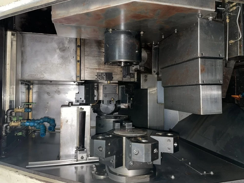 Kiểm tra kỹ lưỡng tình trạng cơ khí và khả năng vận hành của máy tiện đứng CNC cũ trước khi quyết định đầu tư